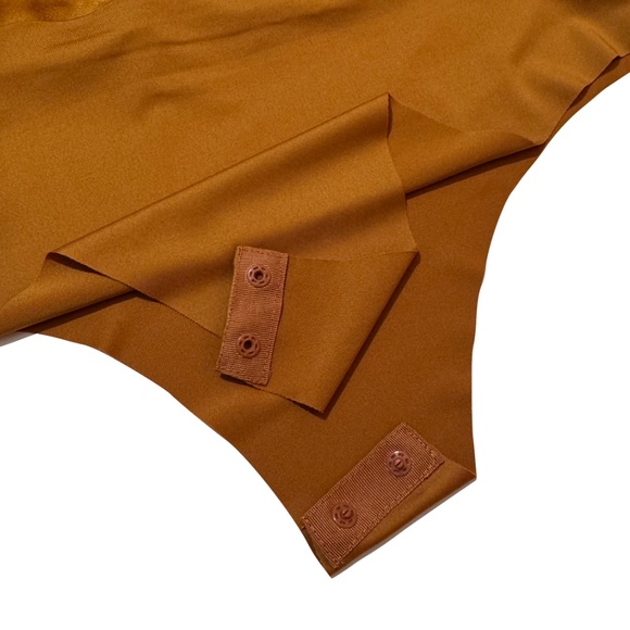 House of Harlow 1960 Bronze Drape Neck Spaghetti Strap Bodysuit Size Small - Picture 5 of 9